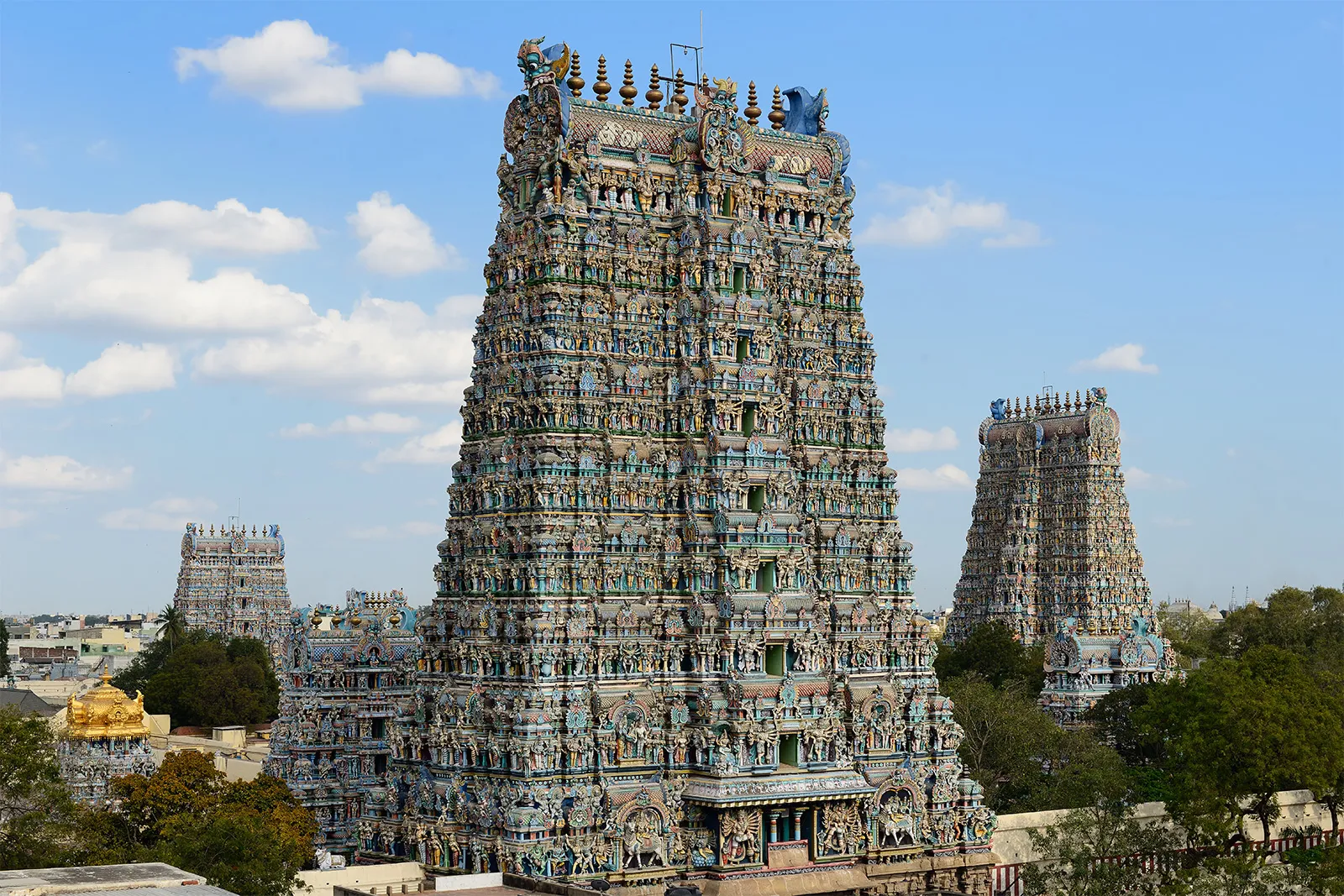 Hindu Temples In Tamil Nadu With Intricate Gopurams